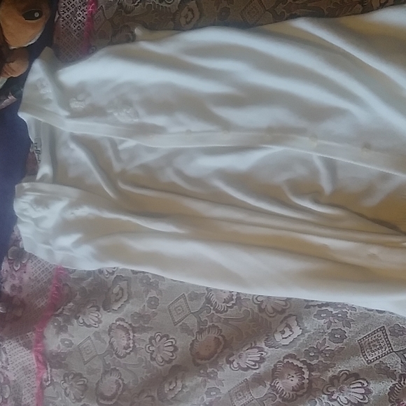 White cardigan with flower detail - Picture 3 of 5